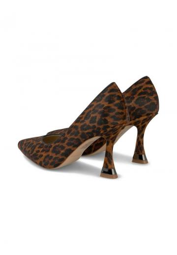 Туфли на высоком каблуке