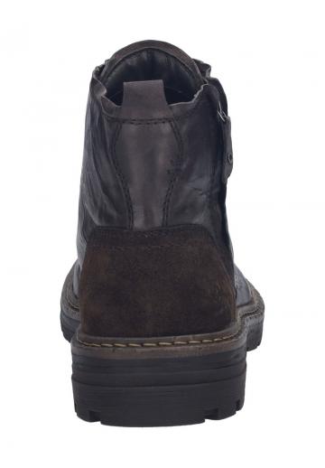 Ботинки на шнуровке