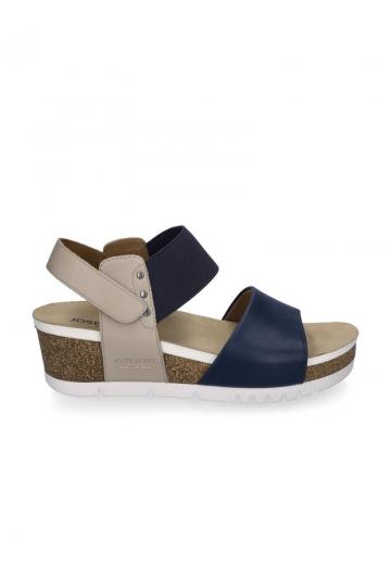 Босоножки на танкетке