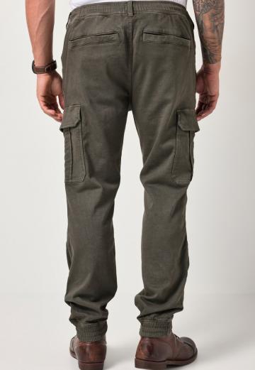 Брюки с накладными карманами