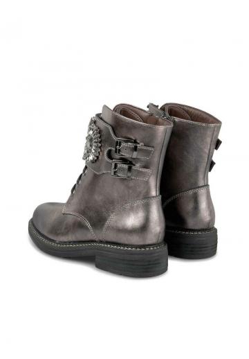 Ботинки на шнуровке