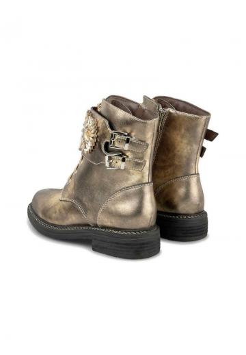 Ботинки на шнуровке