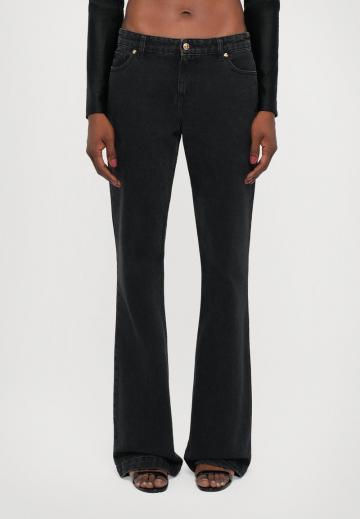 Клешеные джинсы