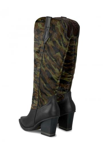 Высокие сапоги