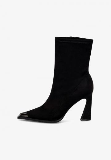 Полусапожки на высоком каблуке