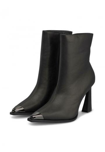 Полусапожки на высоком каблуке