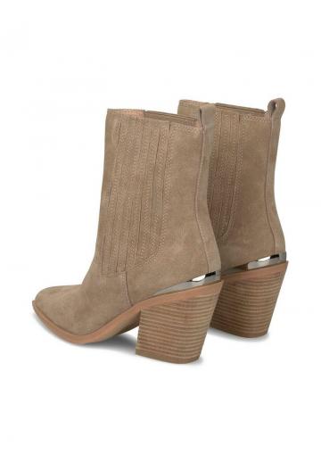 Полусапожки на высоком каблуке