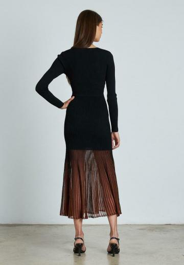 Вязаное платье