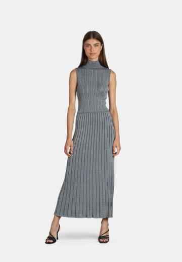 Вязаное платье