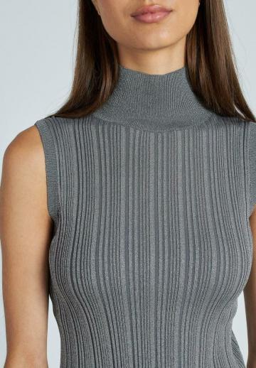 Вязаное платье