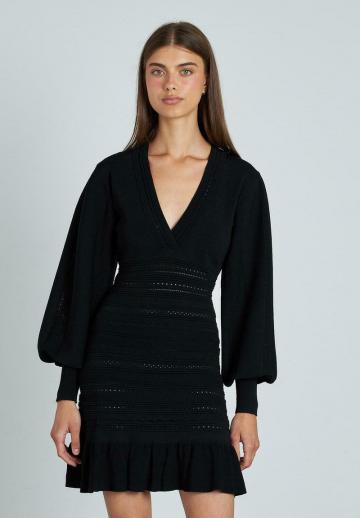 Вязаное платье