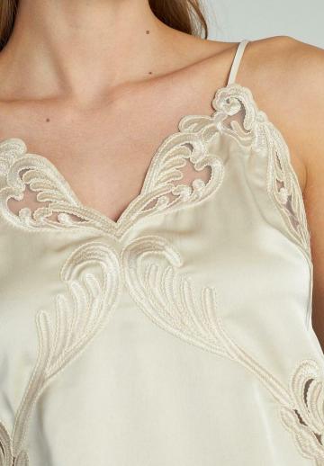 Топ на бретельках