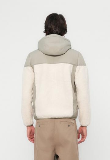 Флисовая куртка