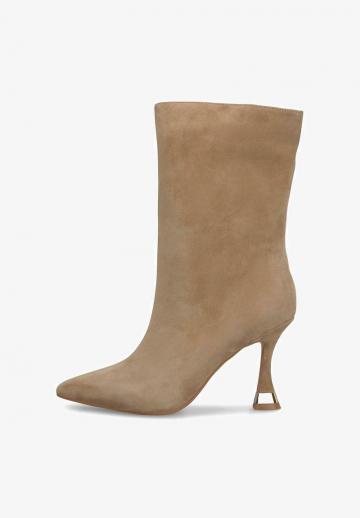 Полусапожки на высоком каблуке