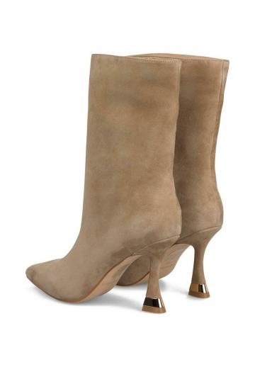 Полусапожки на высоком каблуке