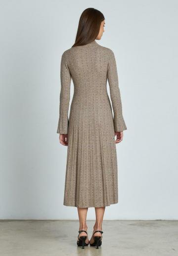 Вязаное платье