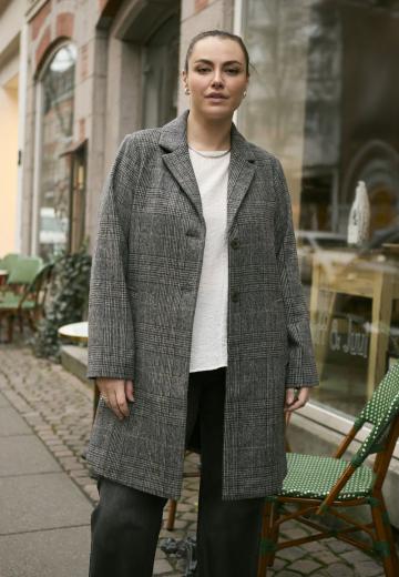 Шерстяное пальто