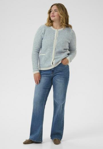 Вязаный жилет