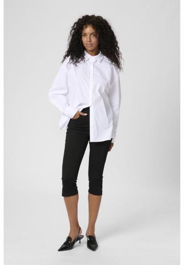 Короткие джинсы