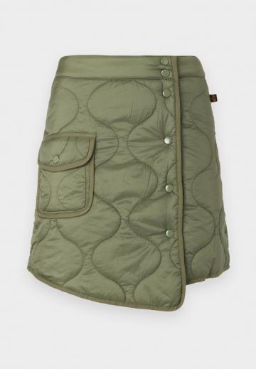 Юбка с накладными карманами