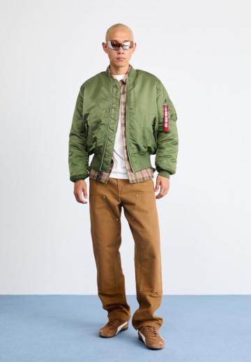 Куртка бомбер