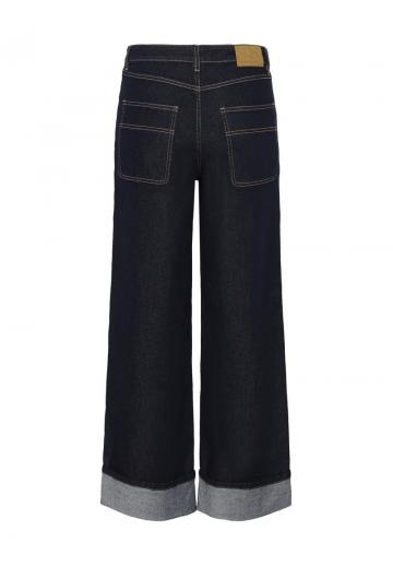 Клешеные джинсы