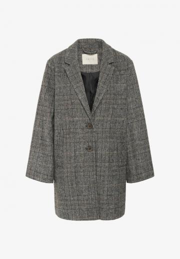 Короткое пальто