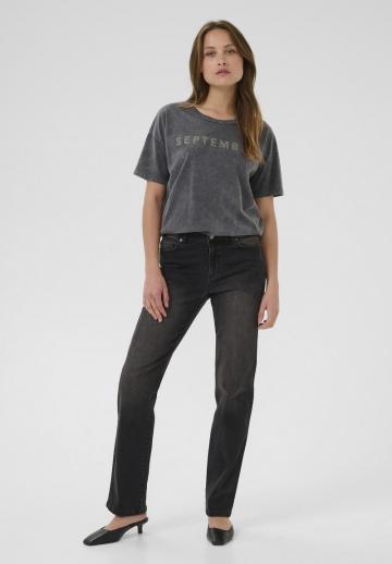 Прямые джинсы