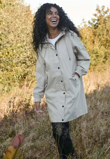 Короткое пальто