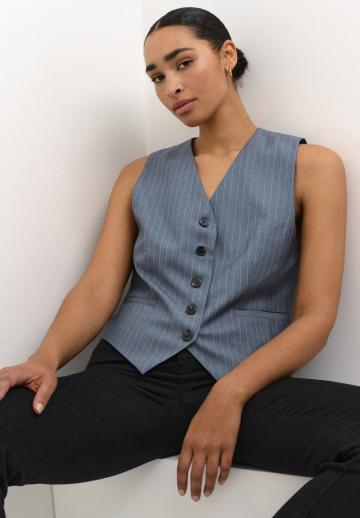 Джинсовая жилетка