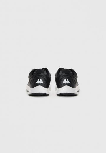 Тренировочные кроссовки