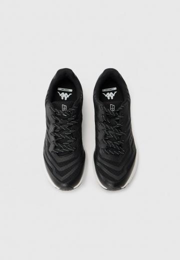 Тренировочные кроссовки