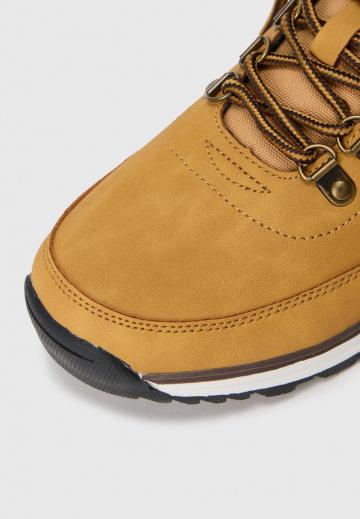 Походные ботинки