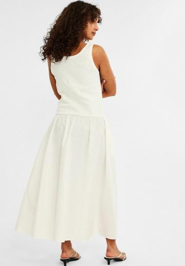 Вязаное платье