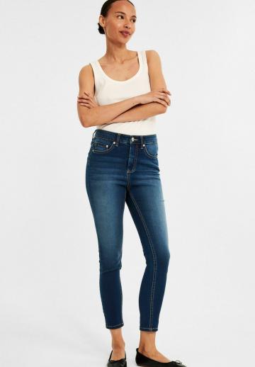 Короткие джинсы