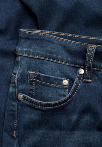 Короткие джинсы