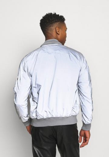 Куртка бомбер