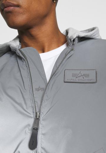 Куртка бомбер