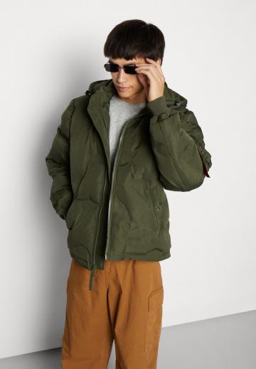 Зимняя куртка