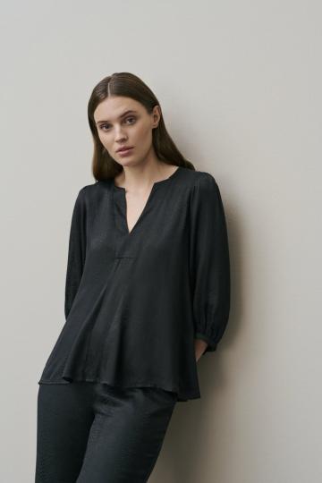 Атласная блузка
