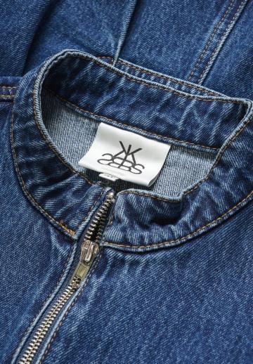 Джинсовая куртка