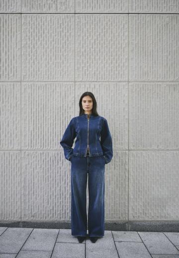 Джинсовая куртка