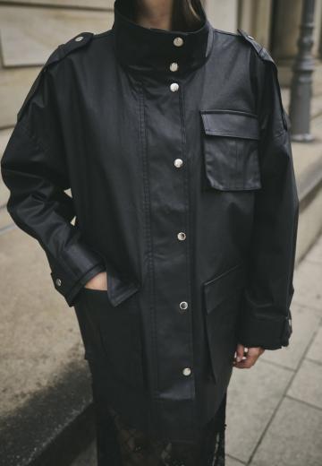 Короткое пальто