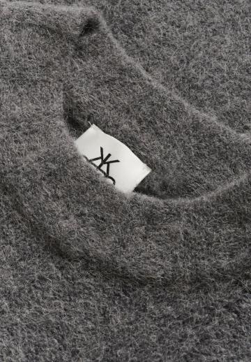 Длинный пуловер