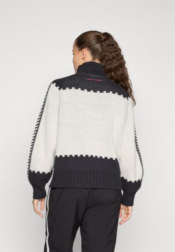 Спортивная толстовка