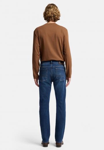 Узкие джинсы