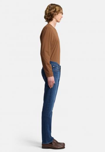 Узкие джинсы