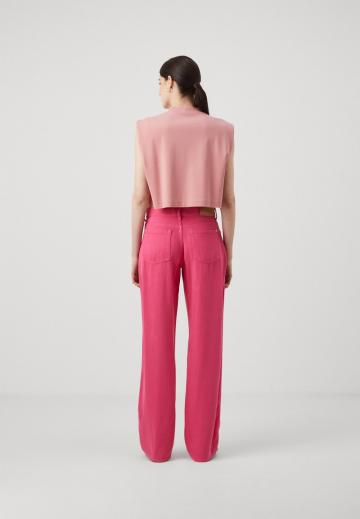 Свободные джинсы