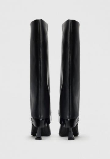 Высокие сапоги