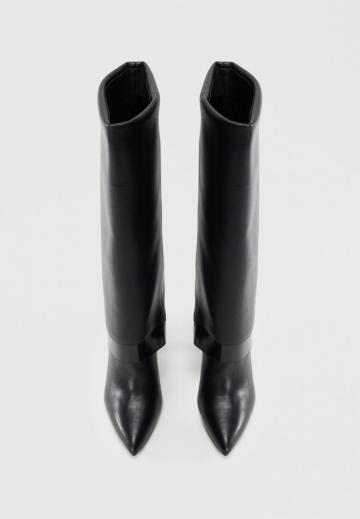 Высокие сапоги